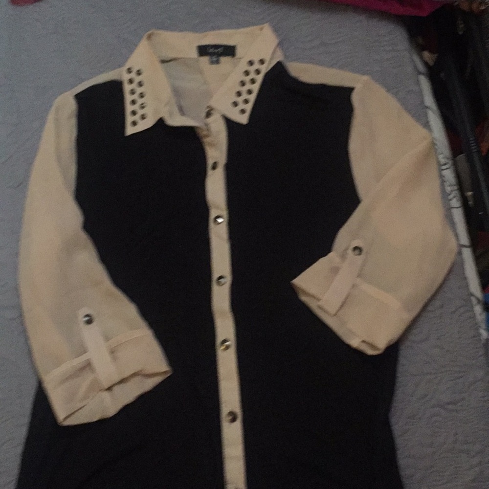Button down long sleeve blouse